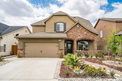 2206 Amanecer Ave, Clovis, CA 93619 photo 1