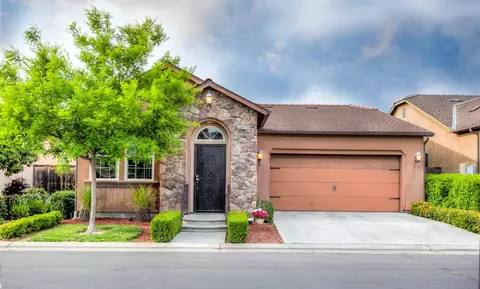 3651 Trenton Ln, Clovis, CA 93619 photo 1
