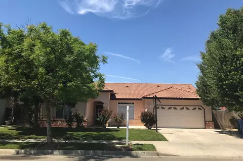 1191 Pine Dr, Lemoore, CA 93245 photo 1