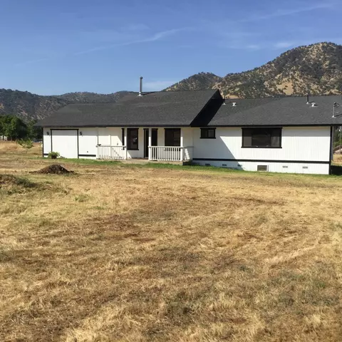 7965 Buckhorn Dr, Sanger, CA 93657 photo 1