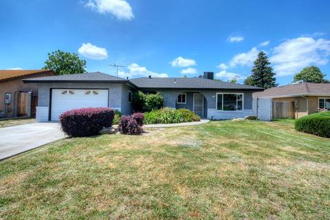 1016 Joy St, Madera, CA 93637 photo 1