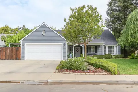 631 W Bedford Ave, Clovis, CA 93611 photo 1