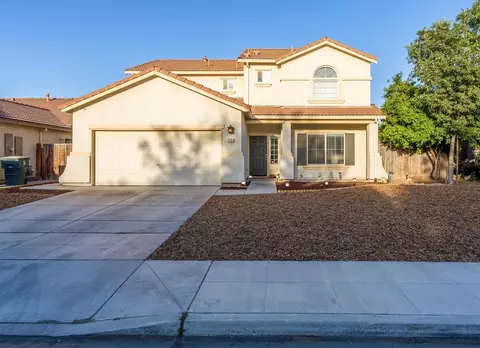 1137 Hazelnut Ln, Madera, CA 93637 photo 1