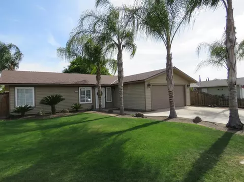 14757 W Stanislaus Ave, Kerman, CA 93630 photo 1