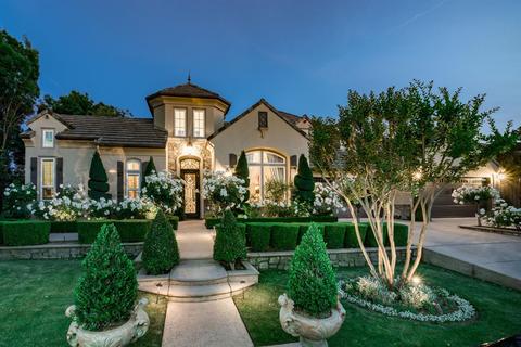 3239 E Via Montiano Ave, Clovis, CA 93619 photo 1