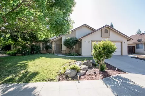 121 Magnolia Ave, Clovis, CA 93611 photo 1