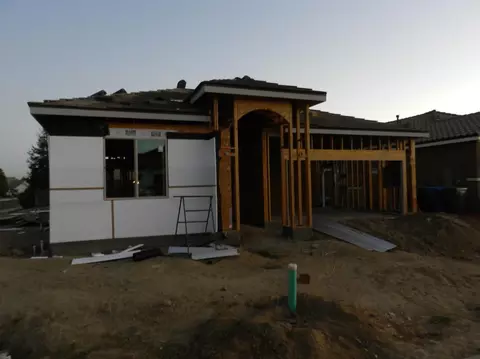 3028 Capistrano Dr, Madera, CA 93637 photo 1