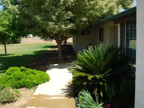 3936 N Chickadee Ave, Sanger, CA 93657 photo 1