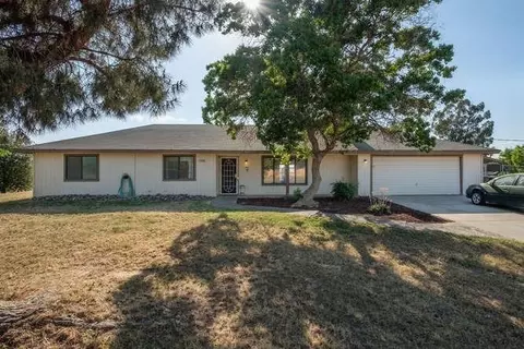 17752 W Brook Dr W, Madera, CA 93638 photo 1