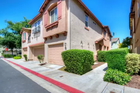 385 N Greco Ln, Clovis, CA 93611 photo 1