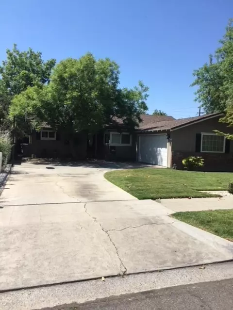 236 E Cornell Ave, Fresno, CA 93704 photo 1