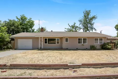 741 W Iris Ave, Visalia, CA 93277 photo 1