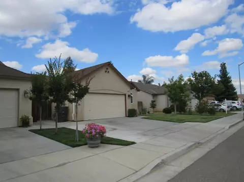 2689 Peanut Dr, Madera, CA 93637 photo 1