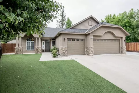 512 Arroyo Ave, Clovis, CA 93611 photo 1