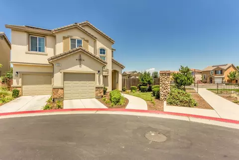3083 Cirque Ln, Clovis, CA 93619 photo 1