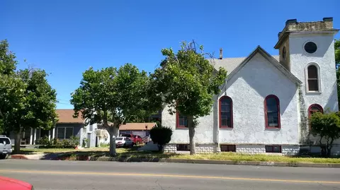 121 N B St, Madera, CA 93638 photo 1