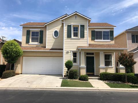 755 W Brittany Ln, Clovis, CA 93619 photo 1