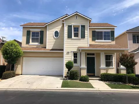 755 W Brittany Ln, Clovis, CA 93619 photo 1