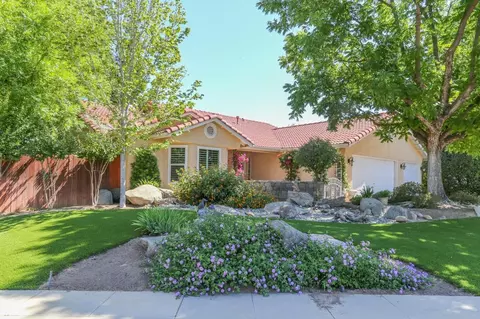 867 Birch Ave, Clovis, CA 93611 photo 1