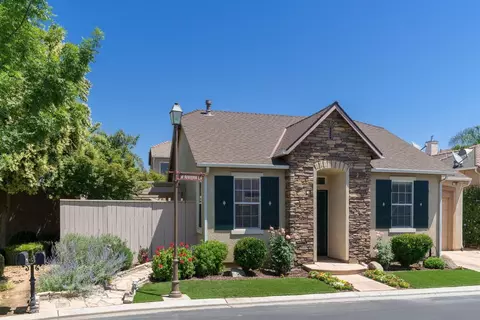 785 W Riviera Ln, Clovis, CA 93619 photo 1