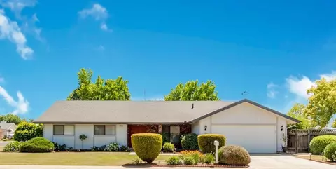 888 E Davis Dr, Dinuba, CA 93618 photo 1