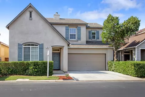 718 W Bordeaux Ln, Clovis, CA 93619 photo 1