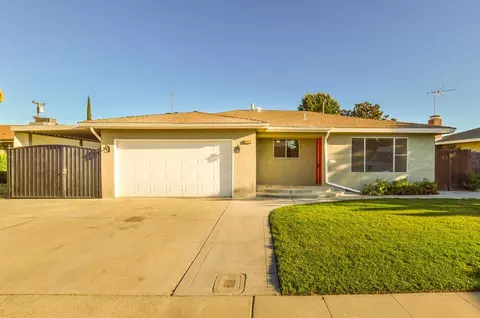 562 W San Gabriel Ave, Clovis, CA 93612 photo 1
