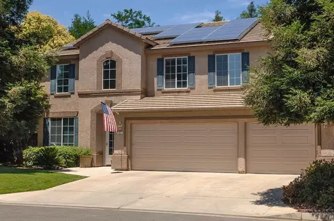 2642 E Christopher Dr, Fresno, CA 93720 photo 1