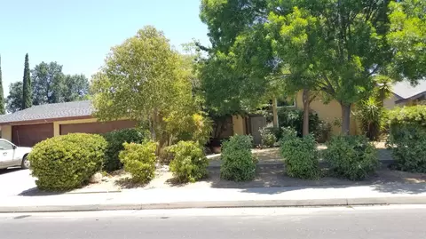 449 Burgan Ave, Clovis, CA 93611 photo 1