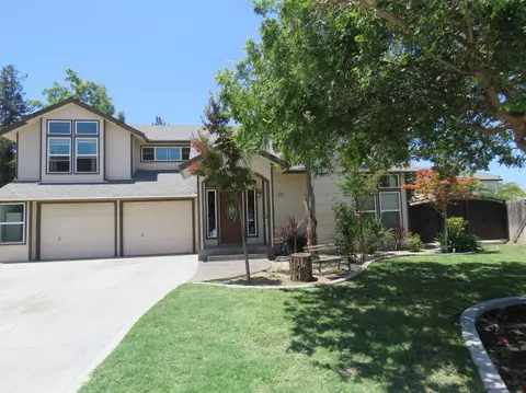 559 S Park Ave, Kerman, CA 93630 photo 1