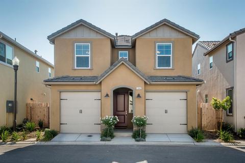 1343 Joy Dr, Clovis, CA 93619 photo 1