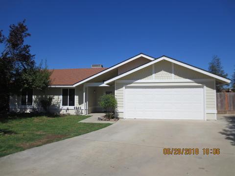 429 S Manor Dr, Kerman, CA 93630 photo 1