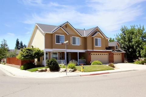 152 W Everglade Ave, Clovis, CA 93619 photo 1