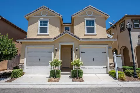 3621 Elevations Way, Clovis, CA 93619 photo 1
