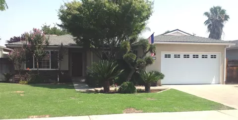 299 W Ashcroft Ave, Clovis, CA 93612 photo 1