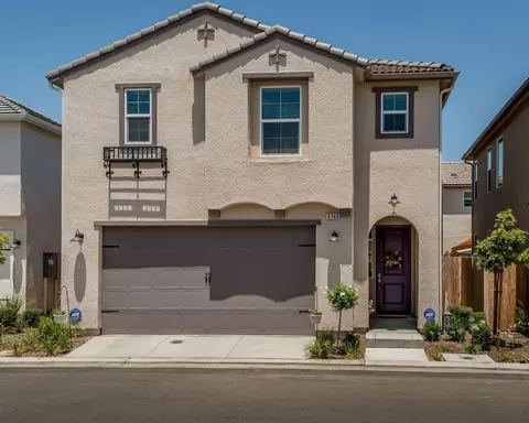 3743 Amity Ln, Clovis, CA 93619 photo 1