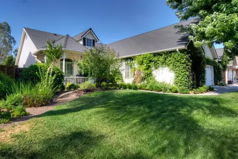145 Serena Ave, Clovis, CA 93619 photo 1