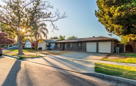 3031 E Gilbert Ave, Fresno, CA 93721 photo 1
