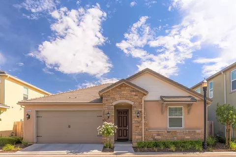3532 Journey Way, Clovis, CA 93619 photo 1