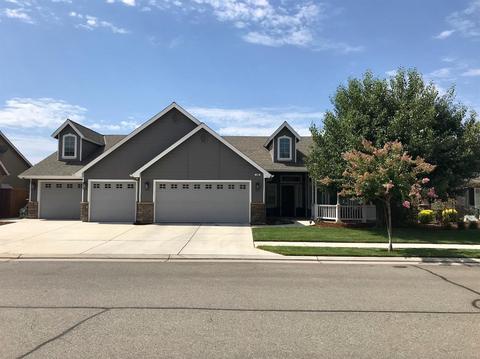 492 W Prescott Ave, Clovis, CA 93619 photo 1