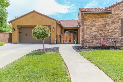 3288 Beverly Ave, Clovis, CA 93619 photo 1
