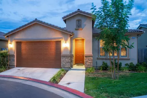 3010 Mount Rainier Ln, Clovis, CA 93619 photo 1