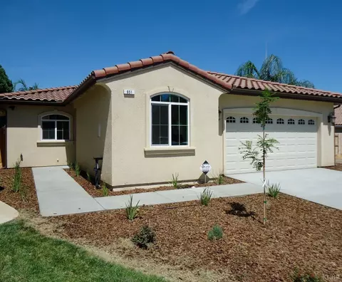 951 Vista Pl, Lemoore, CA 93245 photo 1