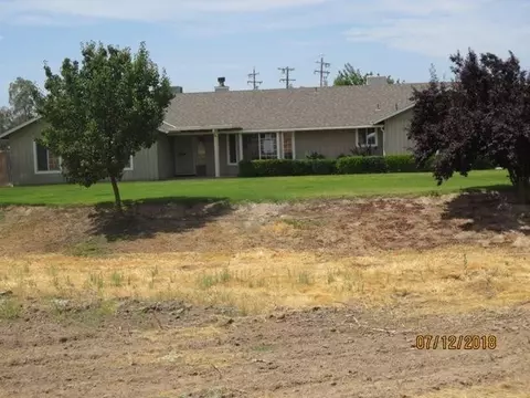 36498 Kenneth Ave, Madera, CA 93636 photo 1