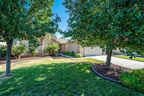 1744 Linden St, Lemoore, CA 93245 photo 1