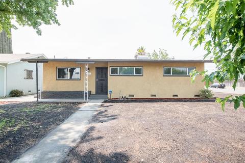 136 Maple St, Madera, CA 93637 photo 1