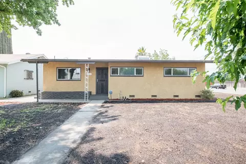136 Maple St, Madera, CA 93637 photo 1