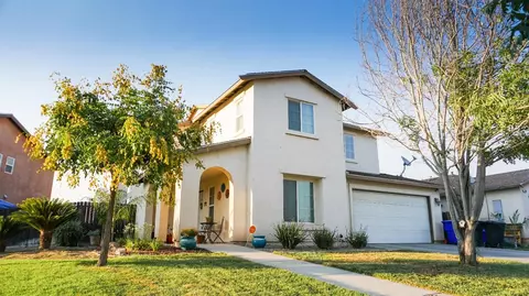 704 11th St, Sanger, CA 93657 photo 1