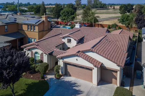 10583 E Biscayne Ct, Clovis, CA 93619 photo 1