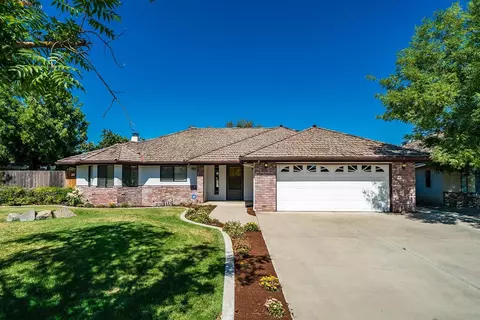 385 Fairview Dr, Lemoore, CA 93245 photo 1